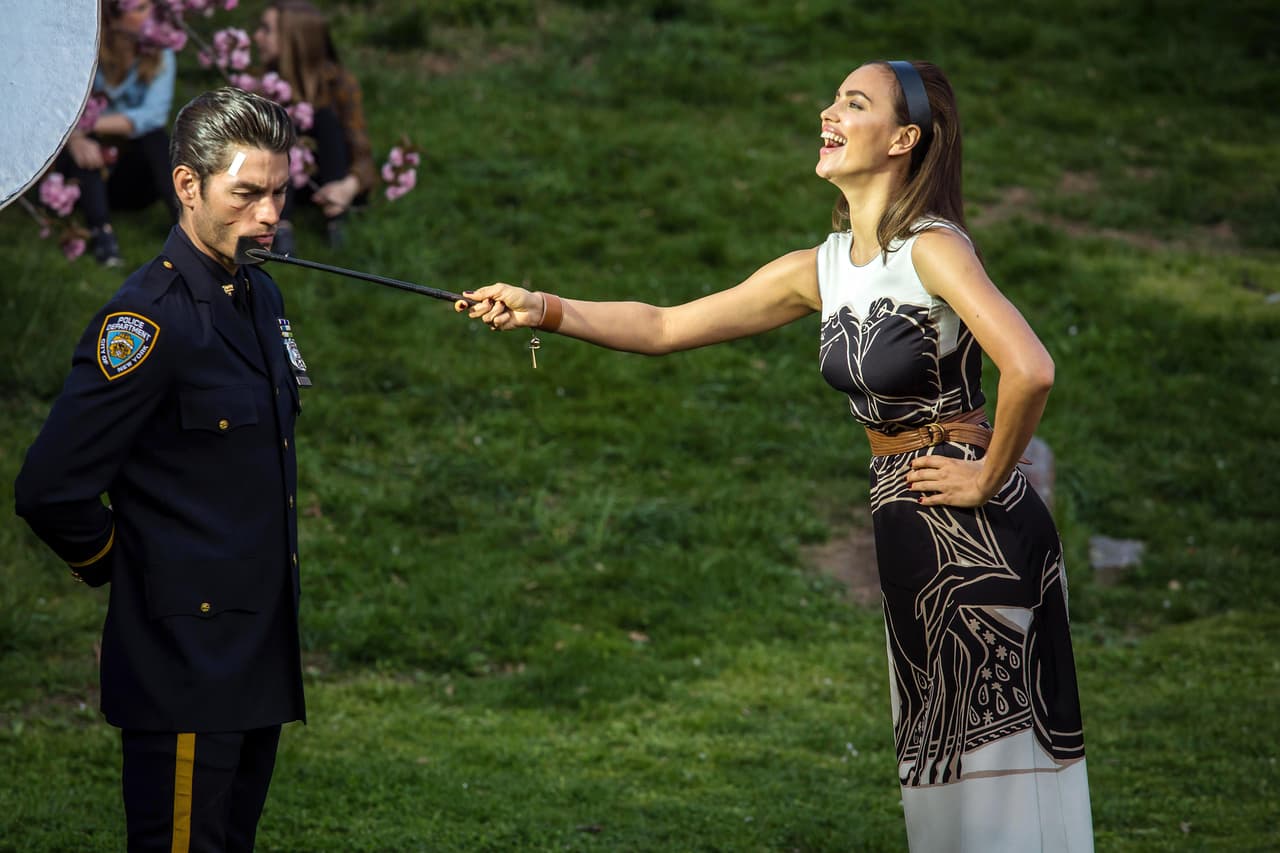 Oops! Le dio unos cuantos golpes al modelo.