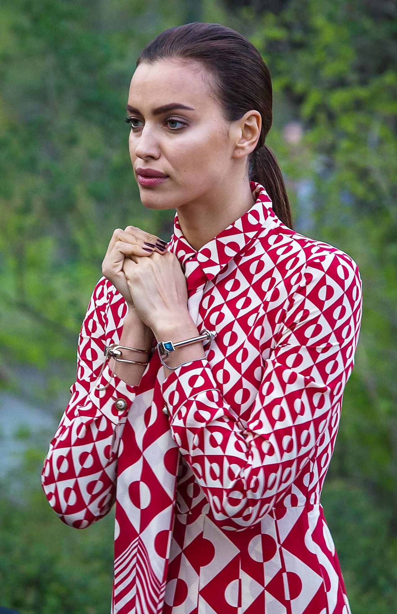 Al parecer hacía un poco de frío. Desafortunadamente no estaba Bradley Cooper para que le diera unos abrazos.