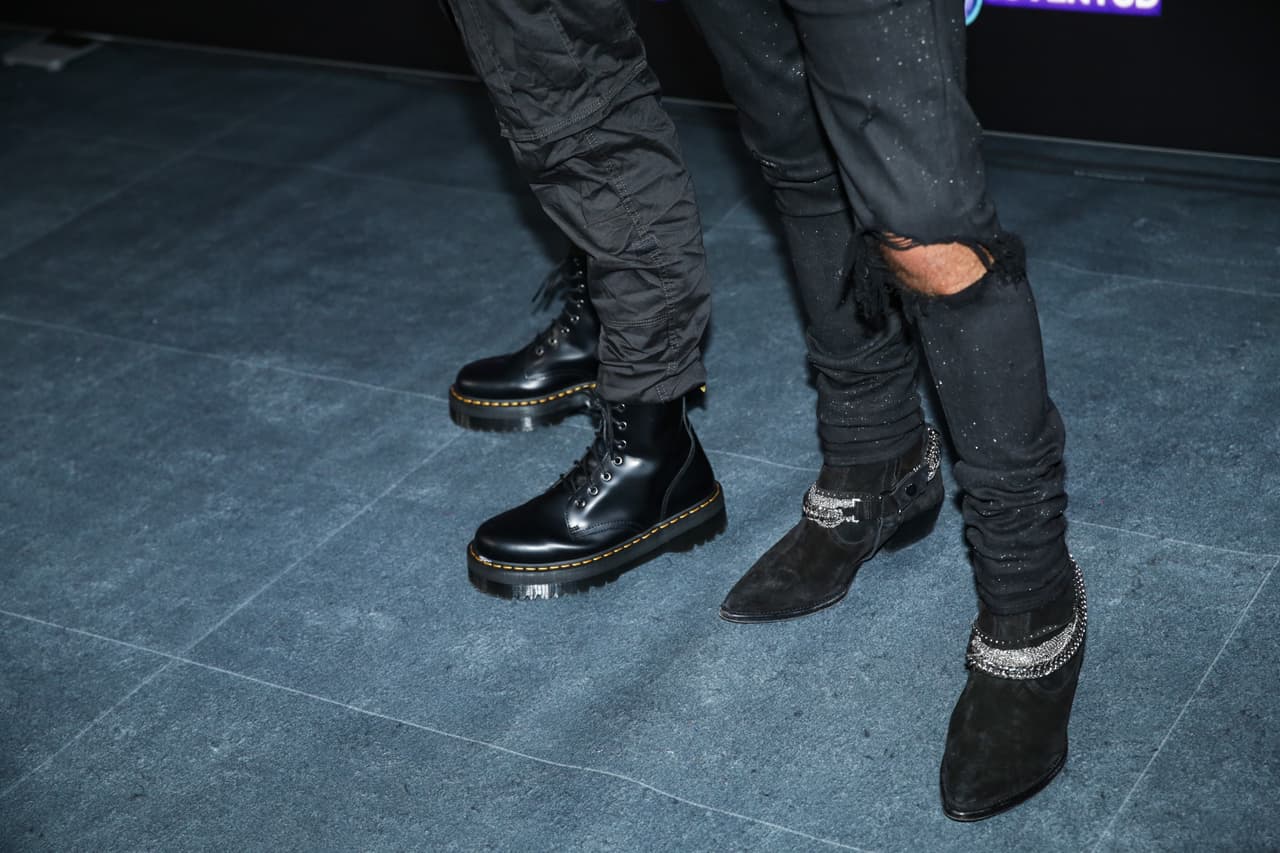 Mau y Ricky Montaner y su original calzado.