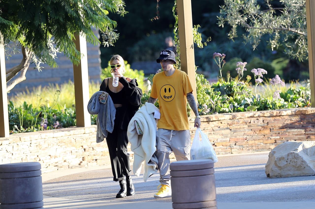 Una fuente informó a People que la boda religiosa era el "
<b><a href="https://www.univision.com/famosos/a-escasos-dias-de-su-boda-religiosa-justin-bieber-estrena-sus-dientes-lavender-video" target="_blank">sueño hecho realidad</a></b>"de Baldwin.