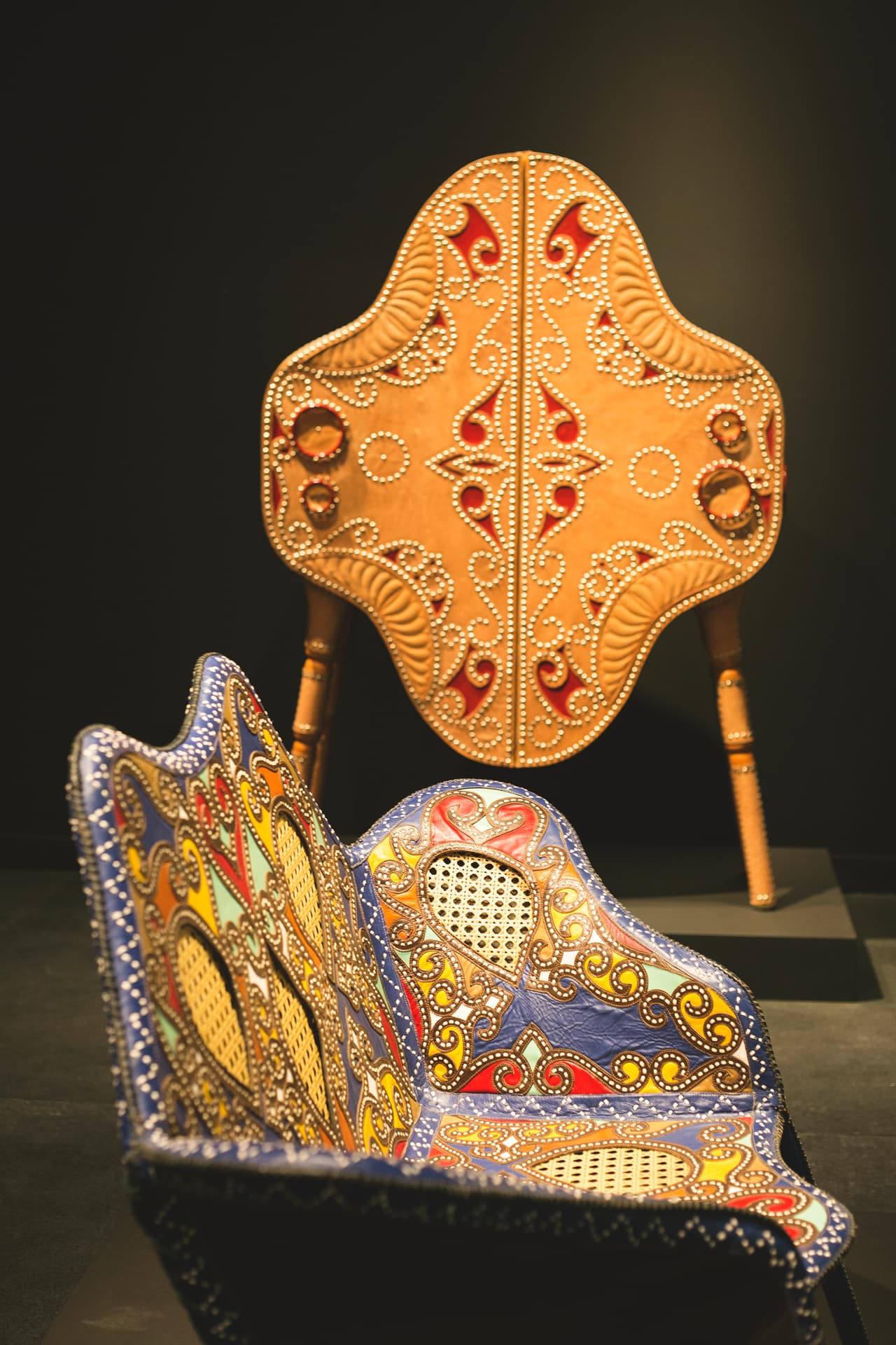 Firma Casa, de Sao Paulo, es la primera galería brasileña en ser aceptada en la feria. Ahí expone Cangaco, la nueva colección que los hermanos Campana diseñaron en exclusiva para ellos. Inspirados en los muebles tradicionales del noreste de ese país, los que vemos en Design Miami fueron elaborados por los máximos representantes del diseño brasileño contemporáneo en colaboración con el artesano Espedito Seleiro.