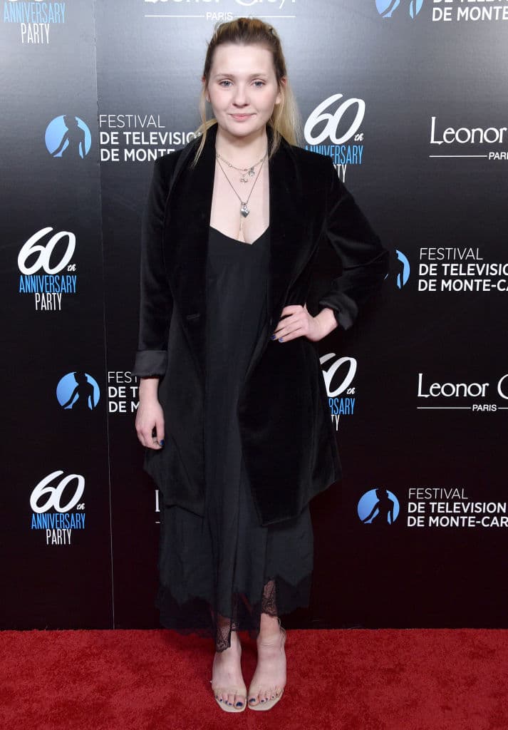 "Le encantaba una taza de café (negro, calentado durante 66 segundos). Le encantaba un buen Knish (pero solo en invierno). Le encantaba hacer barbacoas (y aunque a nosotros nos encantaba la mostaza marrón, solo quería French’s Yellow). Le encantaba el helado de Bryeyer (estilo NEO de fresa, vainilla y chocolate)".
<br>