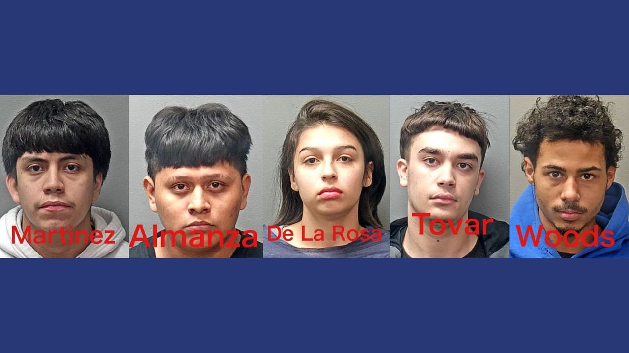 Seis jóvenes son arrestados y se les acusa de varios asaltos a mano armada en DFW