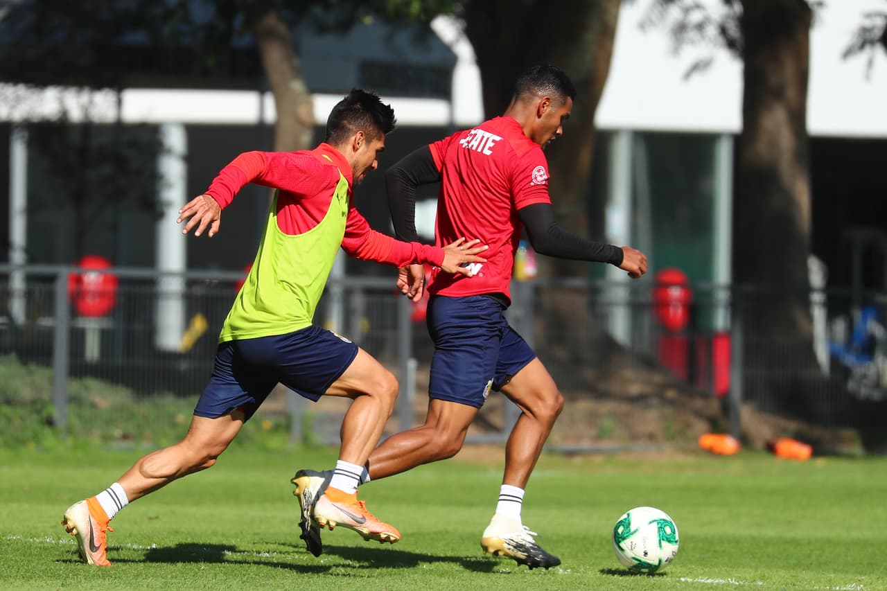 Las Chivas del Guadalajara se preparan con fuertes entrenamientos en Verde Valle para su primera fecha del torneo Guard1anes 2021, que será este viernes a las 19:30 ante el equipo de Puebla en el Estadio Cuauhtémoc.