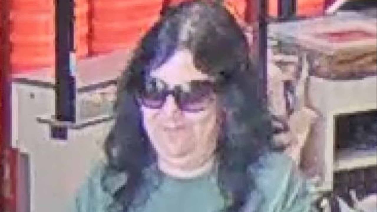 La mujer ha realizado una serie de robos y las autoridades buscan localizarla antes de que se cuele a otra boda.