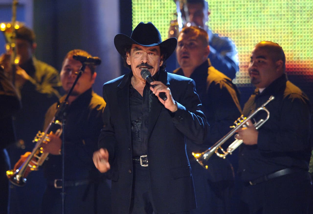 <b>Joan Sebastian</b> murió el 13 de julio de 2015 y no dejó testamento, lo que provocó discordias entre su familia por las 51 propiedades que el cantante tenía en México, particularmente en Guerrero, Morelos y Veracruz.
