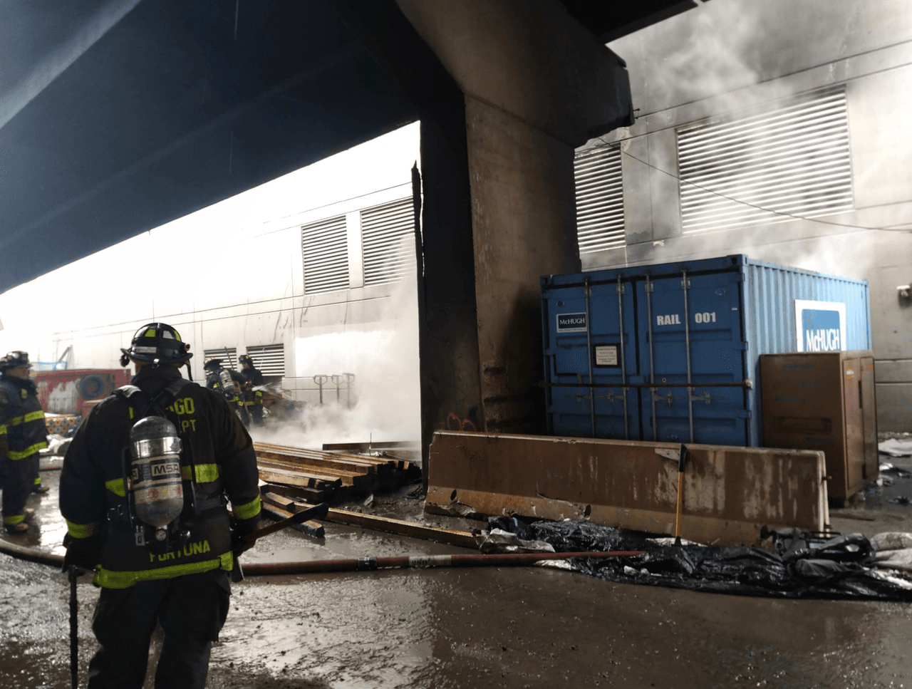 Cierran partes de Lake Shore Drive tras reporte de incendio