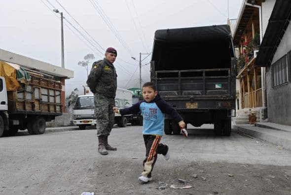 Felipe Bazán, subsecretario de la Secretaría Nacional de Gestión de Riesgos, informó que el presidente Rafael Correa, quien se encuentra en Argentina con motivo de la cumbre Iberoamericana, 'está informado y mantiene un contacto permanente para estar al tanto de la situación'.