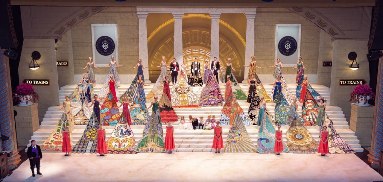 <h2 class="cms-H2-H2">Coronation of the queen</h2>
<br>
<ul>
<li class="li1">Cuándo: 26 de abril</li>
</ul>
<ul>
<li class="li1">Hora: 20:00 a 22:00 horas</li>
</ul>
<ul>
<li class="li1">Dónde: Majestic Theatre</li>
</ul>
<ul>
<li class="li1">Qué es: Un evento de la Orden del Alamo para honrar y celebrar la lucha por la Independencia, eligiendo una reina cada año.</li>
</ul>
<ul>
<li class="li1">Costo: 35 dólares</li>
</ul>