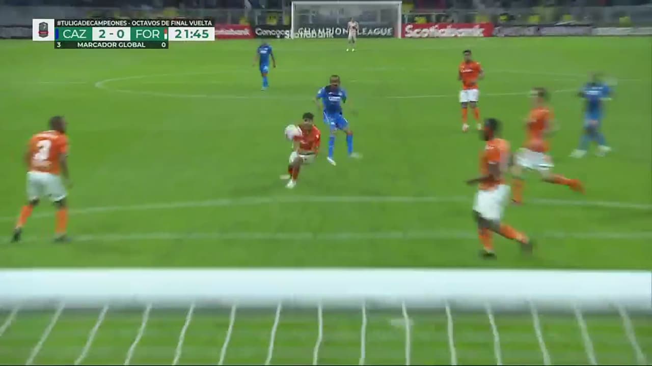 ¡Sólo sabe meter golazos! Rafael Baca anota el 2-0 con un bazucazo