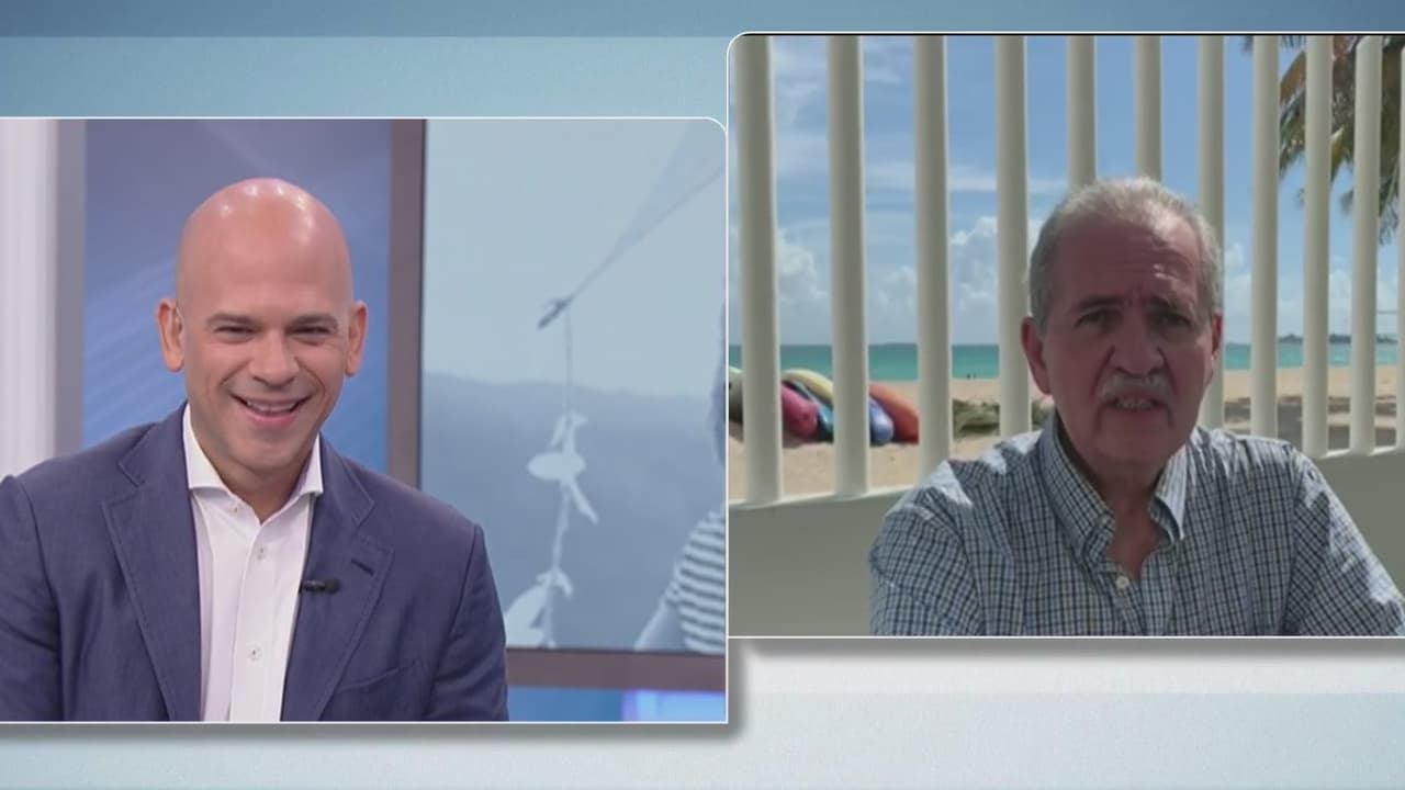 Previo al Día del Padre, nuestros conductores se sorprendieron al ver a sus papás en televisión. El Dr. Juan atendió en la transmisión en vivo una consulta de don Juan Manuel.