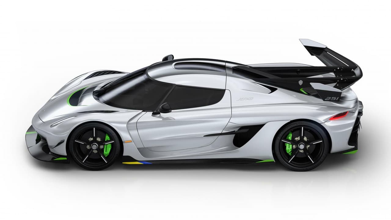 Esto representa un incremente de 30% frente al
<a href="https://www.univision.com/carros/imagenes-del-koenigsegg-one-1-fotos">Koenigsegg One:1</a> a la misma velocidad.