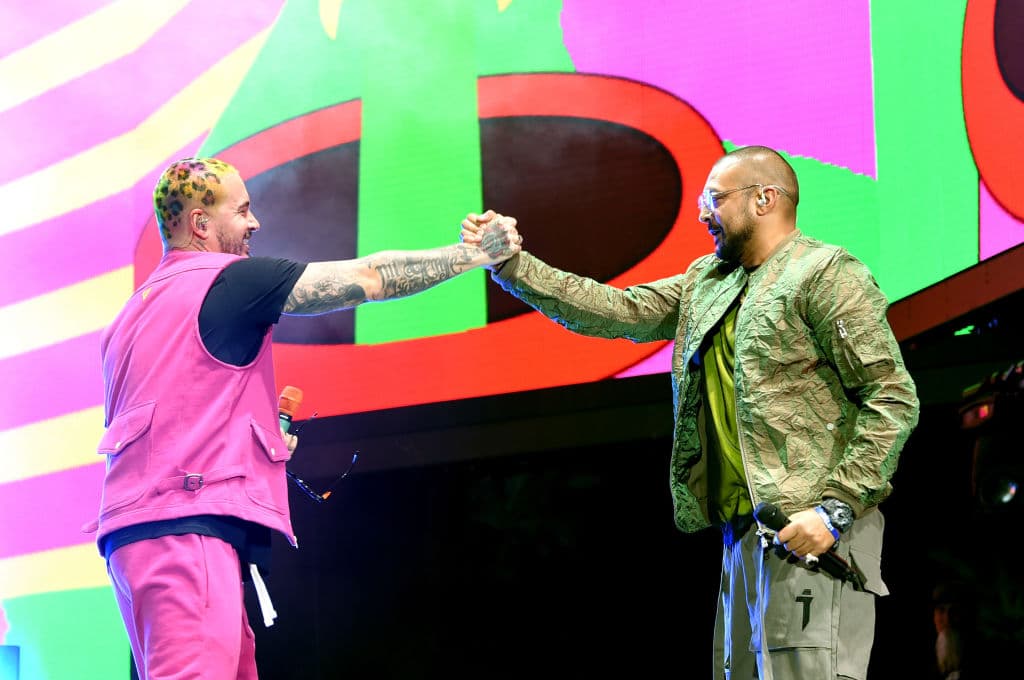 Otro de las más recientes temas de
<b>Balvin</b> es ‘
<i>Contra la pared</i>’ con la colaboración de
<b>Sean Paul</b>, a quién también llamó en tarima.