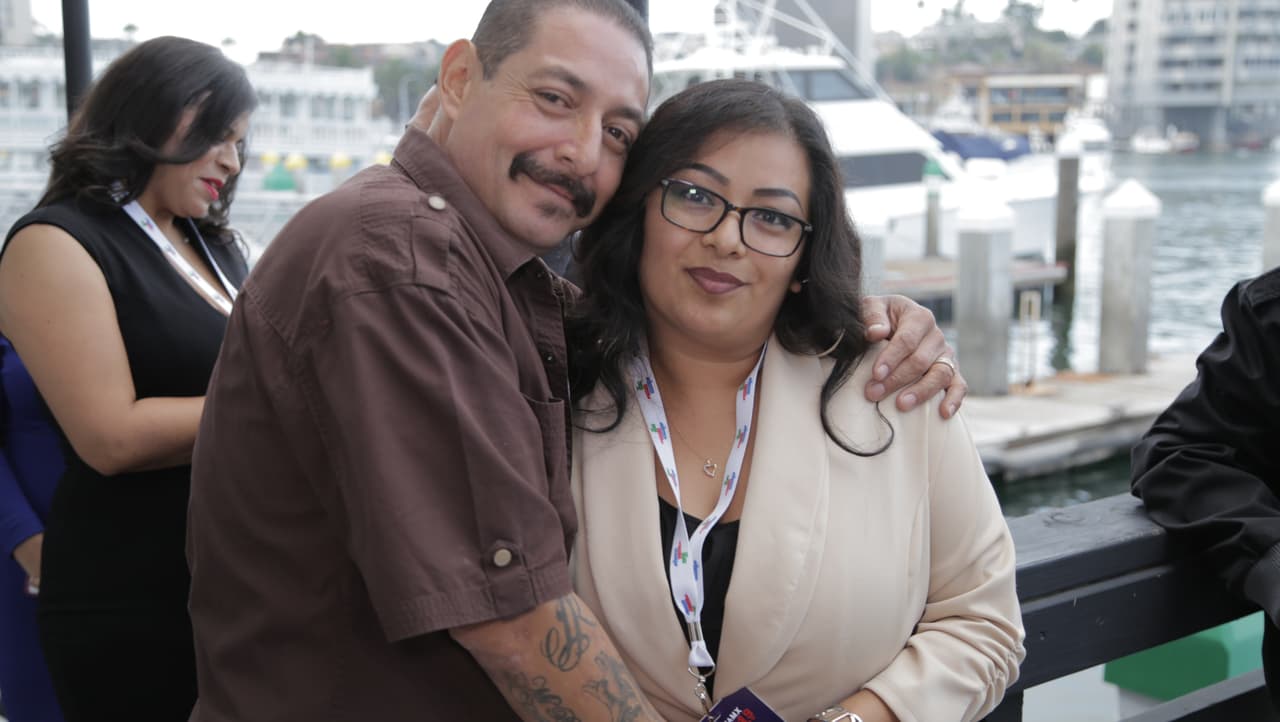 Raúl 'El Pelón', Carla Medrano y El Feo premiaron a sus oyentes con una noche inolvidable al lado de Calibre 50 en un bote privado.