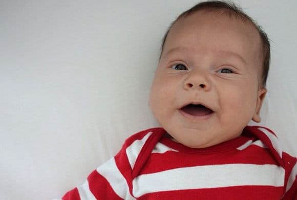 Martes 2 de septiembre. ¡Qué sonrisa más bella la de baby Bruce!