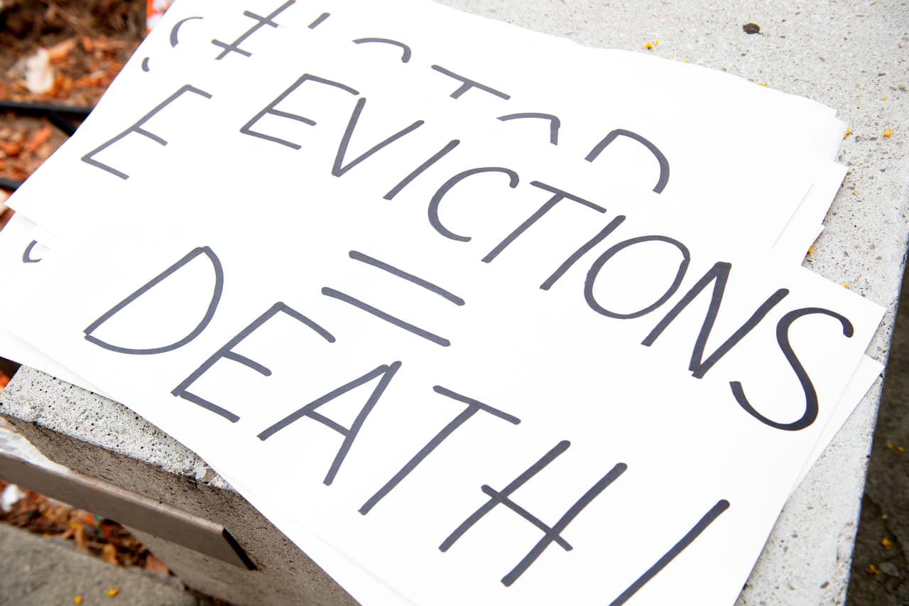 <b>¿Cómo funciona? </b>
<br>
<br>
<a href="https://covid19.sanantonio.gov/Resources/Housing/Help-Paying-Bills" target="_blank">Los fondos para las facturas se pagan directamente al propietario, la institución financiera, el proveedor de Internet o el proveedor de servicios públicos.</a>
<br>