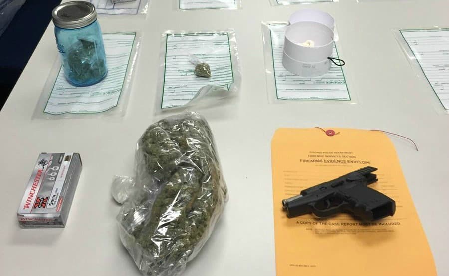 Encuentran una pistola y drogas en un departamento sobre una guardería en barrio de Fernwood