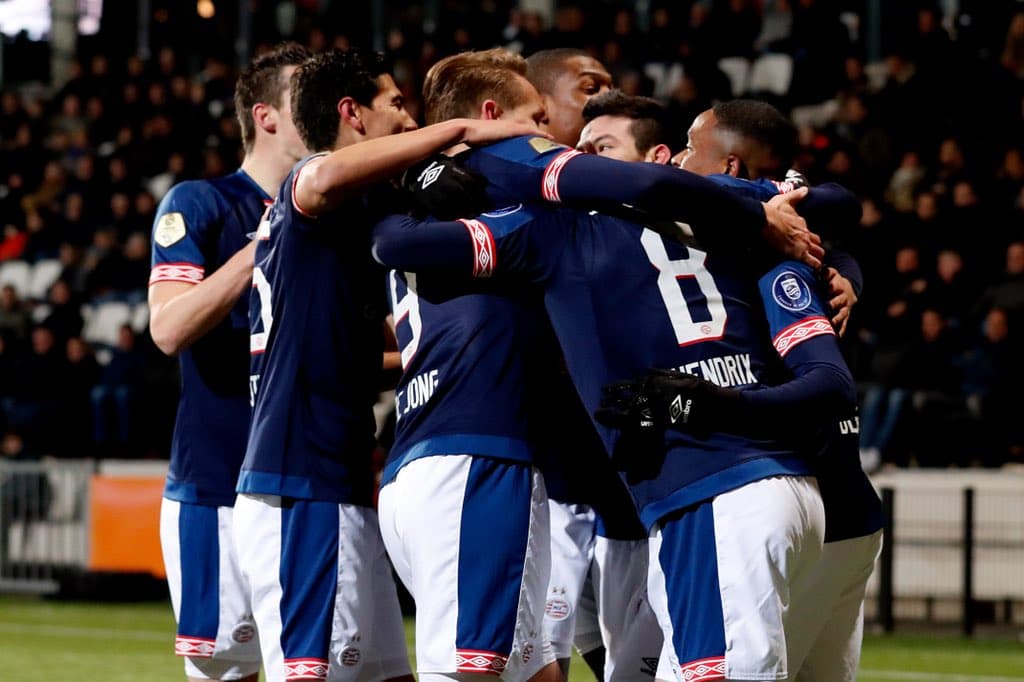 En fotos: con los mexicanos el PSV goleó al Heracles y sigue imparable en Holanda