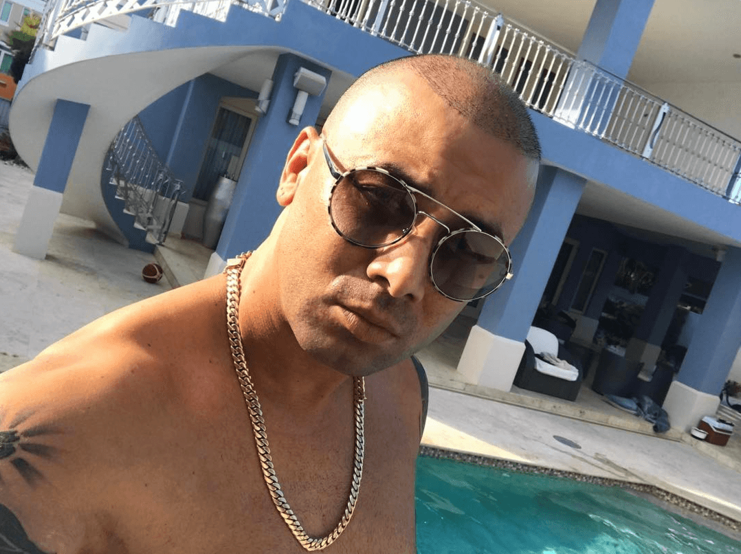 Wisin adelantó que trabaja en una sorpresa para Premio Lo Nuestro. ¿Lo veremos sin camisa en el escenario?