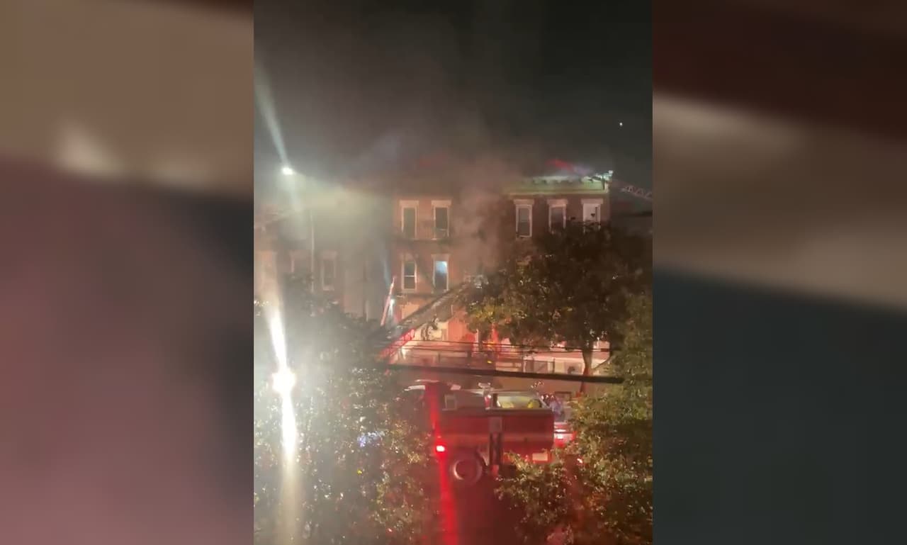 Incendio en edificio de departamentos en Queens deja 6 lesionados