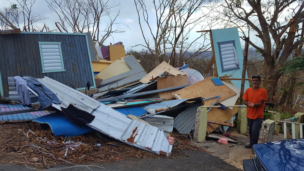 Aislados y sin ayuda: en las montañas de Puerto Rico la asistencia tras el huracán María tarda en llegar