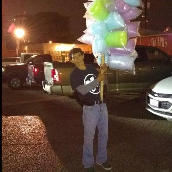 El señor Leobardo tenía 59 años de edad y encontró la muerte en la soledad y frío de su cuarto al Este de Dallas.