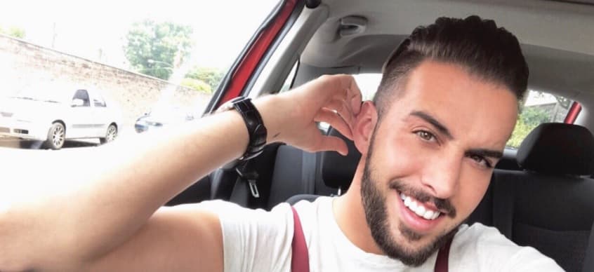 Roberto Carlo afirmó en su red social "A pesar de tanta noticia triste, no hay que vencernos y sigamos sonriendo".