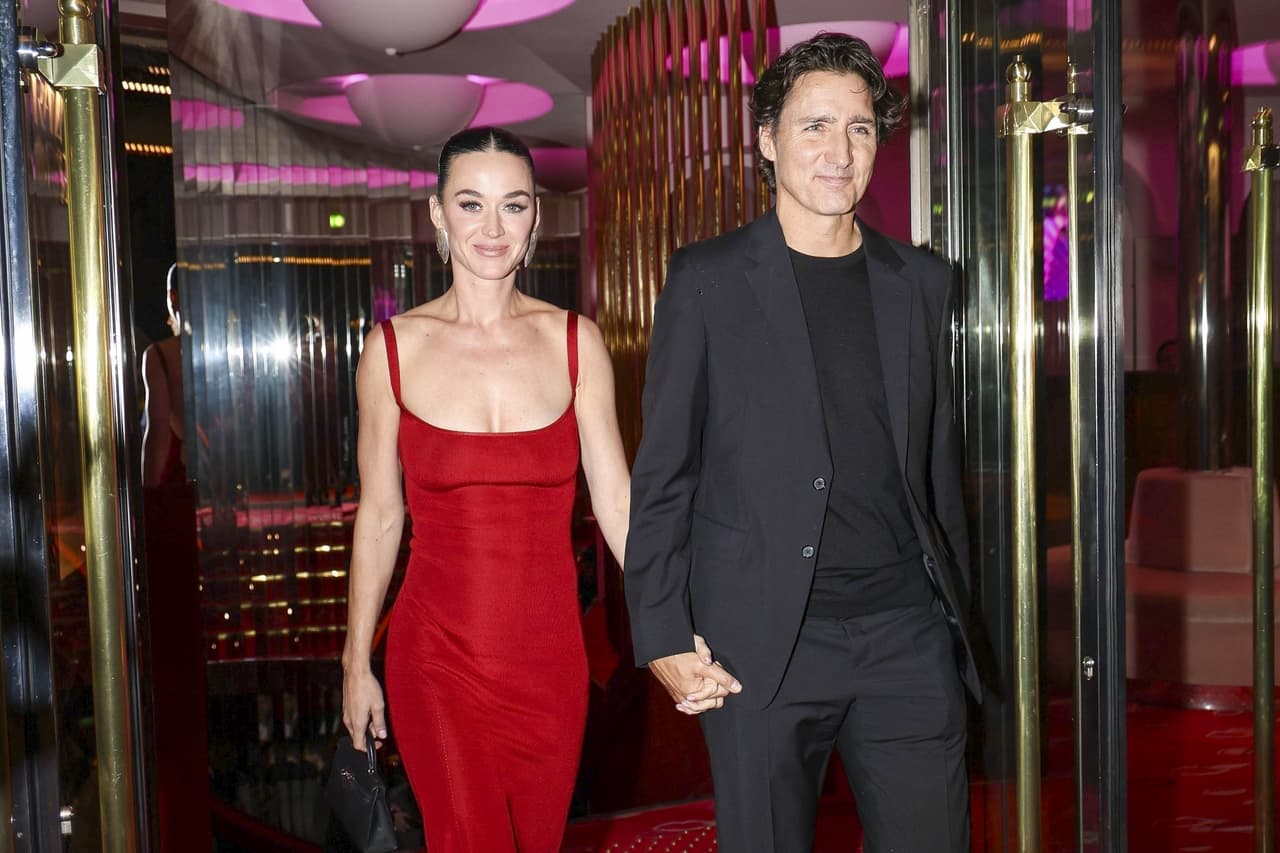 Katy Perry y Justin Trudeau hacen su primera aparición pública como pareja en París, octubre de 2025.
