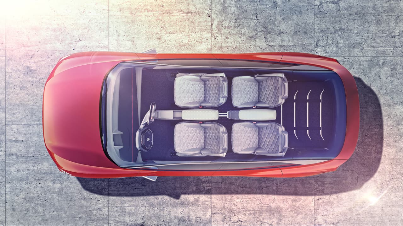 <b>Volkswagen I.D. Crozz Concept</b>
<br>Las puertas delanteras se abren a 90 grados. Las puertas traseras son corredizas y debido a que el vehículo no cuenta con pilar B, se puede introducir sin problema una bicicleta detrás de los asientos delanteros. La versión concepto es solo para cuatro personas.
