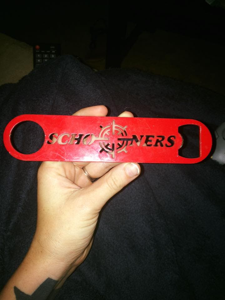 <b>Schooners Sports Bar: </b>Además de los deportes, Shooners tiene muchas opciones para divertirse y pasarla bien, como la Noche de Trivia cada miércoles o el Buffet Gratis los domingos.