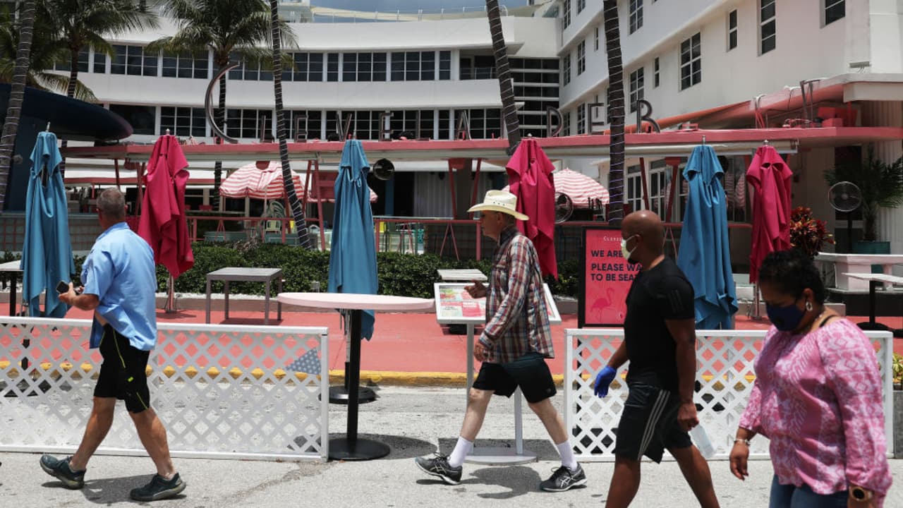 Nuevas medidas en Miami-Dade: reducen el horario de toque de queda y permiten actividades deportivas
