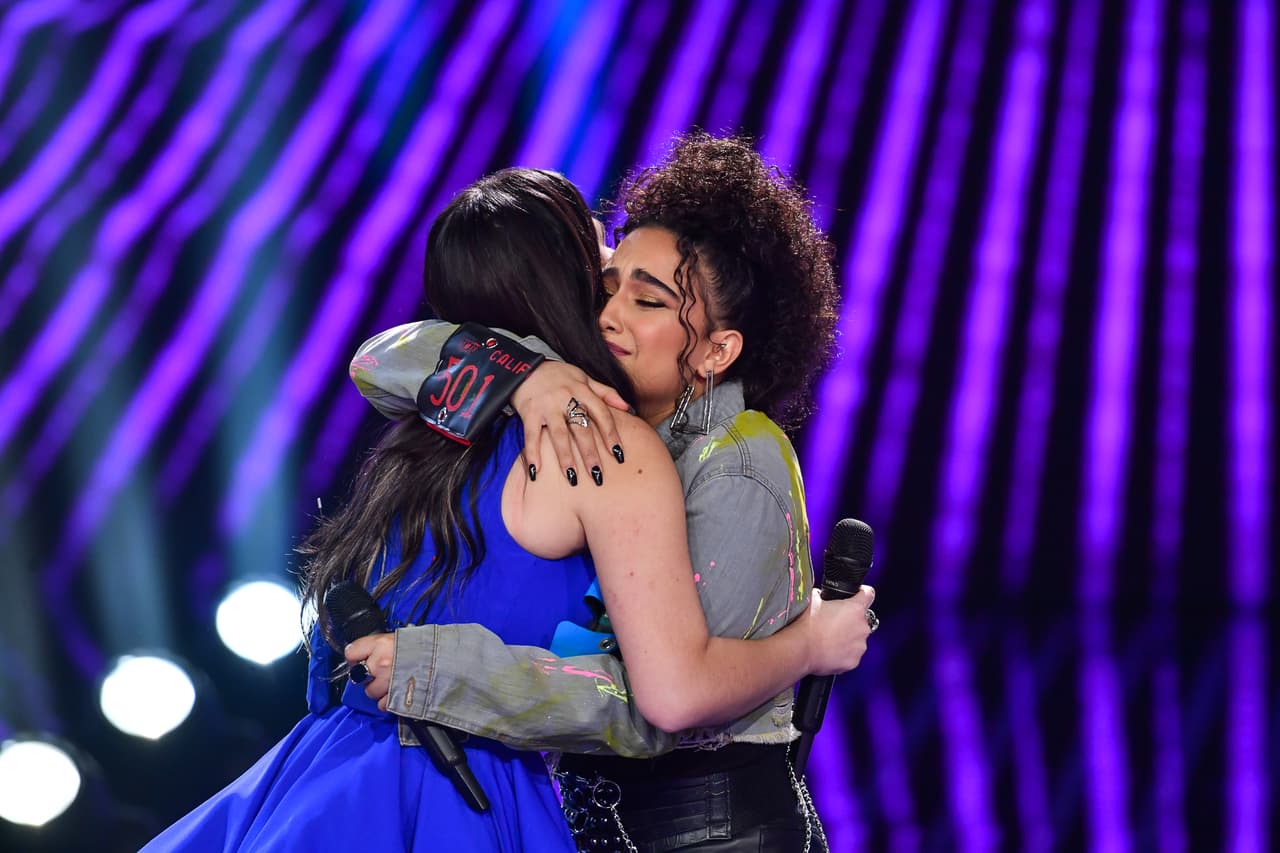 Gemaliz se despidió de su adversaria con un abrazo.