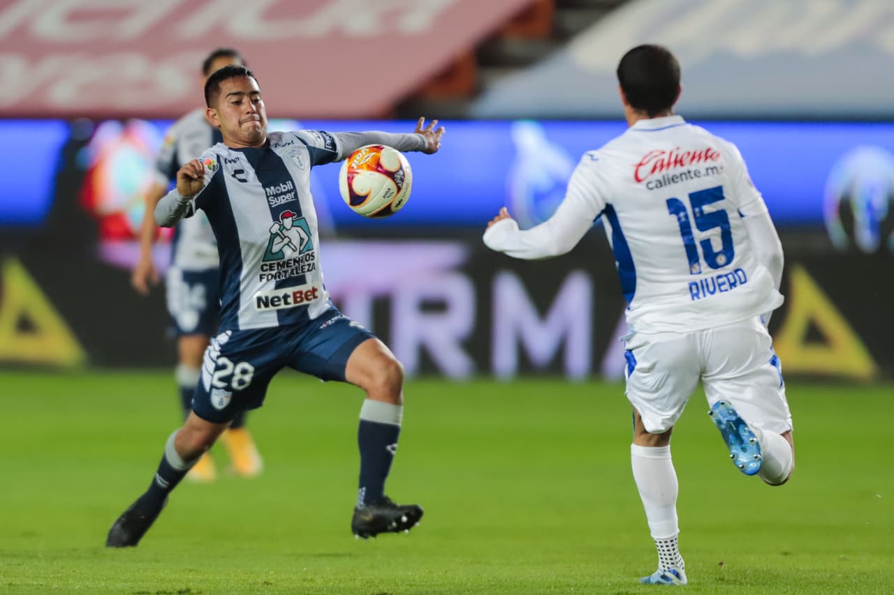 La Máquina logra conseguir sus primeros tres puntos del torneo luego de vencer 0-1 a Pachuca con gol de Juan Escobar.