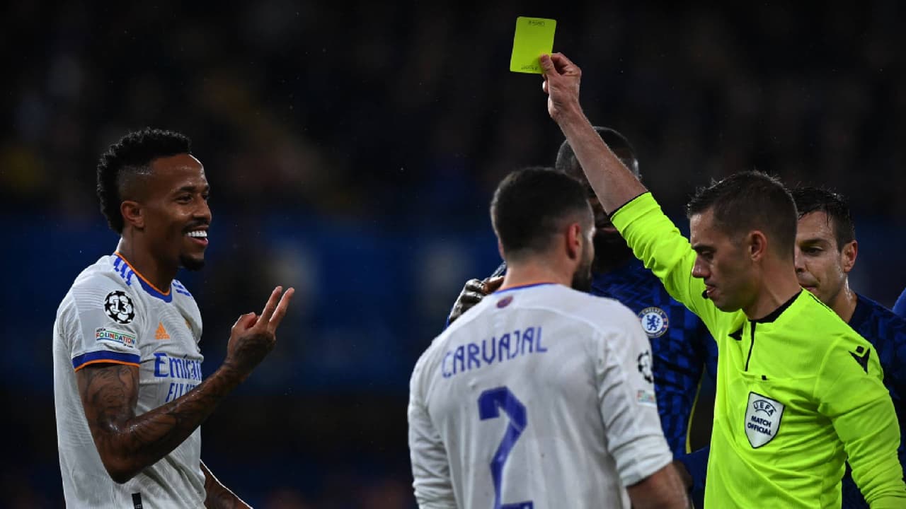 Éder Militão recibió la tarjeta amarilla a los 14 minutos del encuentro.