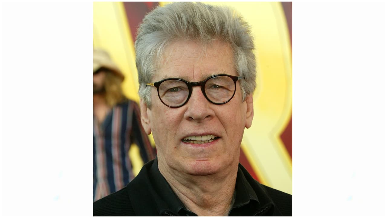 Estuvo casado en dos ocasiones, primero con la actriz Candy Moore, de 1971 a 1978, y después con Susan Kehl, desde 1995. Paul Gleason falleció a los 67 años en el 2006, a causa de un mesotelioma, un tumor que afecta a los pulmones.