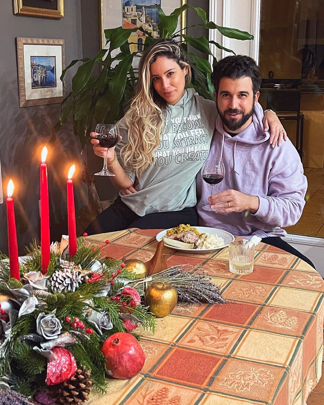 "Sigamos creando en nuestro andar... que bendición habernos encontrado. Te Amo", es otro de los bellos mensajes que la boricua le ha dedicado a su esposo.