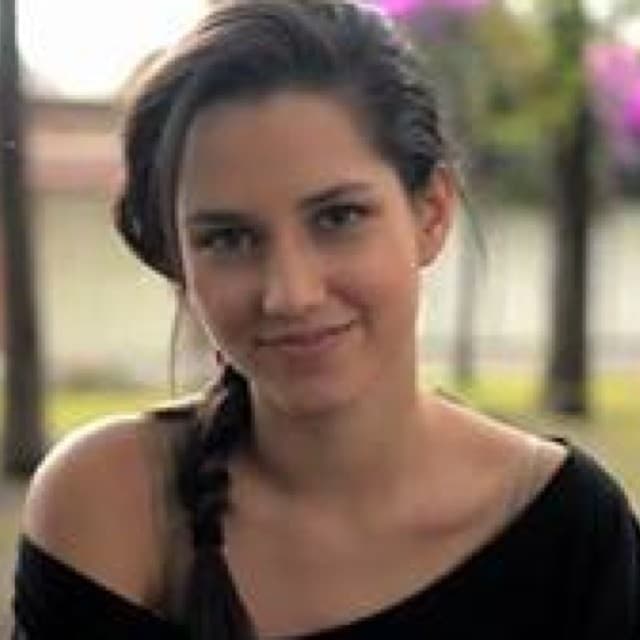 En esta ocasión la gozamos como una auténtica villana.