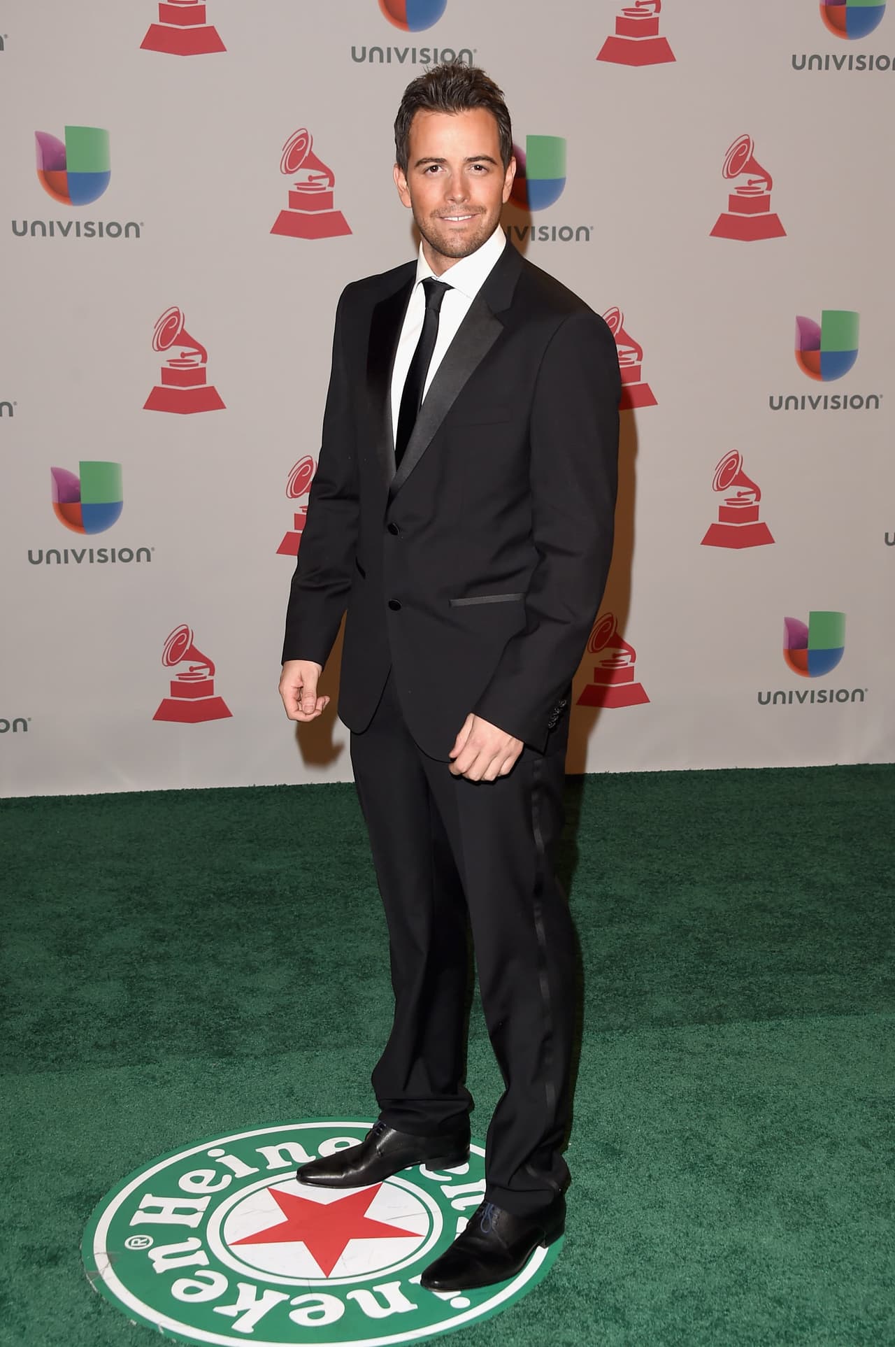 En el 2015, Mane de la Parra cruzó la alfombra verde en un traje que realzó con unos zapatos de cordones con costura prusiana.