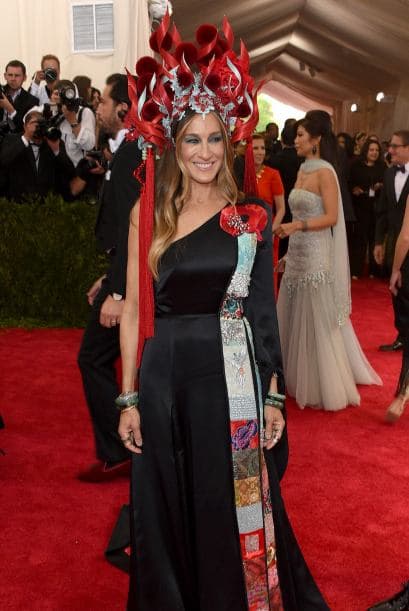 Sarah Jessica Parker es una de las que le gusta tomar riesgos muy grandes en este tipo de eventos. Lo mejor de todo es que sólo ella sabe como lograrlo.