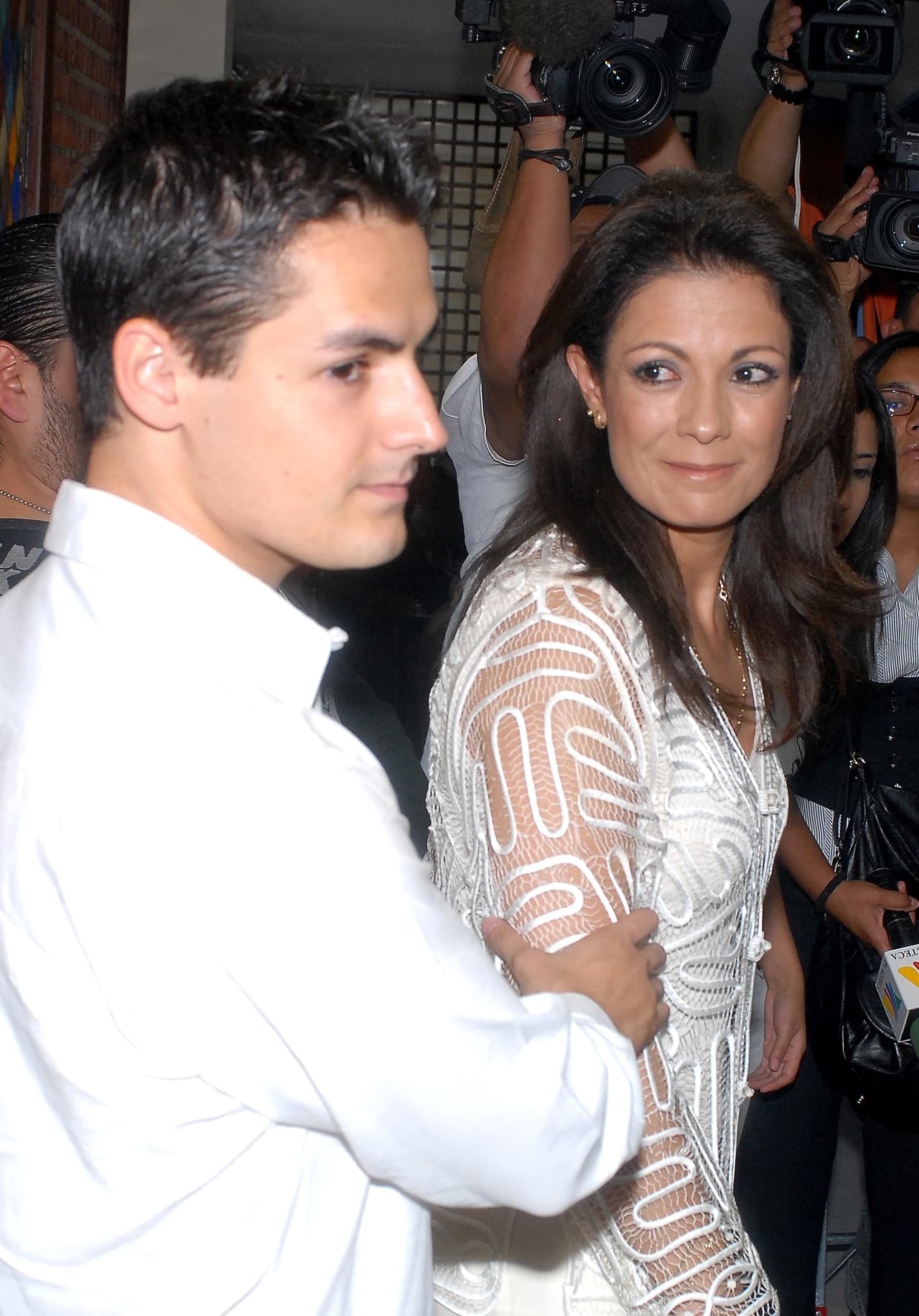 Él es Francisco Ruiz Gallegos, su hijo, es igual de guapo que su padre, ¿no crees?