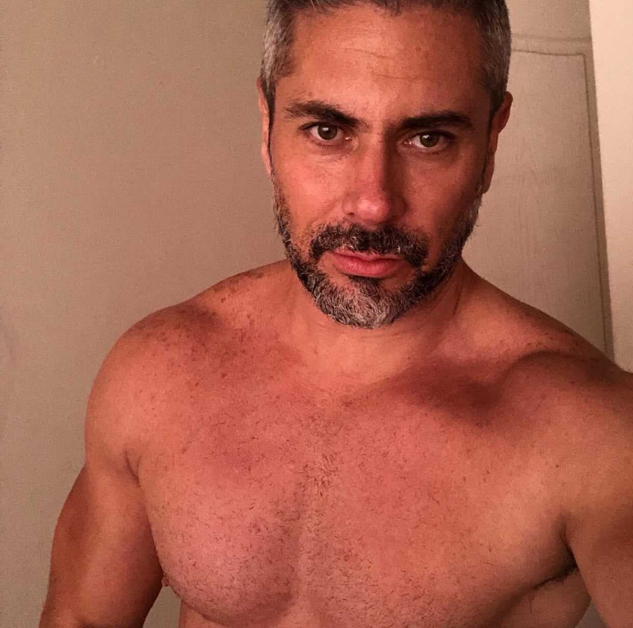 Expuso que su excuñada tiene influencias que podrían complicar el caso: "Estamos en mucha desventaja porque nosotros no tenemos dinero, por el otro lado
<b> tienen mucho poder, mucho dinero y muchos conectes</b>", agregó.
<br>