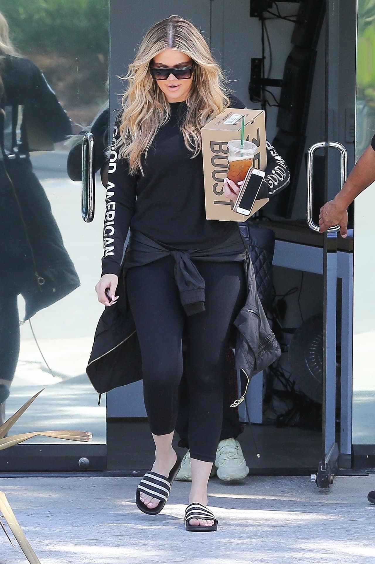 Khloé también es un ícono del estilo, por lo que hasta en su momento más casual, luce bien.