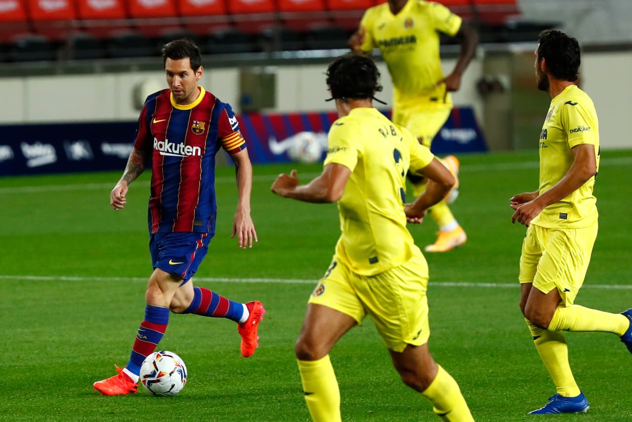 El Barcelona inicia con el pie derecho en la era Koeman. Con cuatro goles, el Barcelona gana al Villarreal durante la tercera jornada. Ansu Fati se se estrenó con dos goles, Messi anotó el tercero y Pau Torres el cuarto gol.