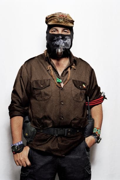 El subcomandante Marcos del EZLN cuestionó la llamada 'guerra del narcotráfico' en México porque solo contribuye a engrosar el presupuesto bélico y favorecer a la industria militar de Estados Unidos, en un intercambio epistolar iniciado el lunes con el filósofo mexicano Luis Villoro.