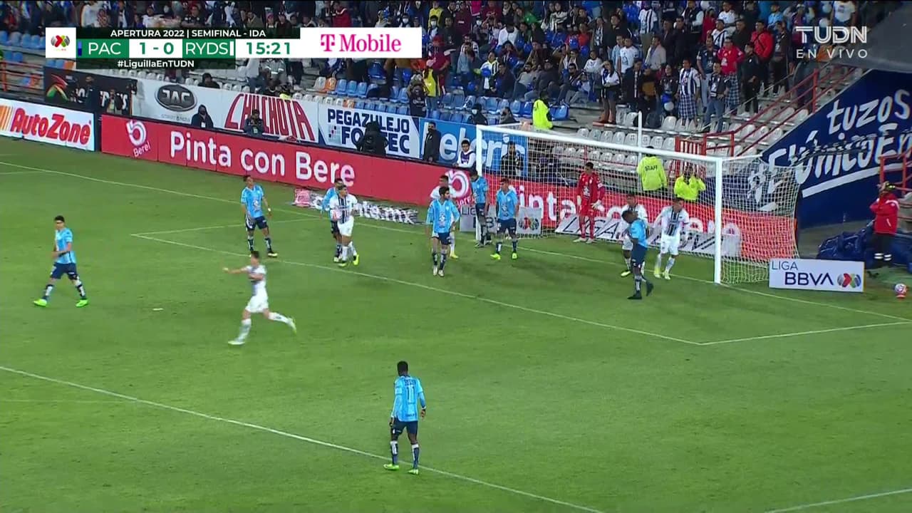 ¡GOL!  anota para Monterrey. Héctor Moreno