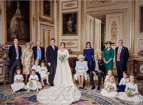 Fueron un total de cuatro imágenes difundidas, mismas que estuvieron a cargo del fotógrafo Alex Bramall. En el primer posado se ve a Eugenia y a Jack 
<b>en la sala White Drawing Room del castillo de Windsor, </b>con sus respectivas familias