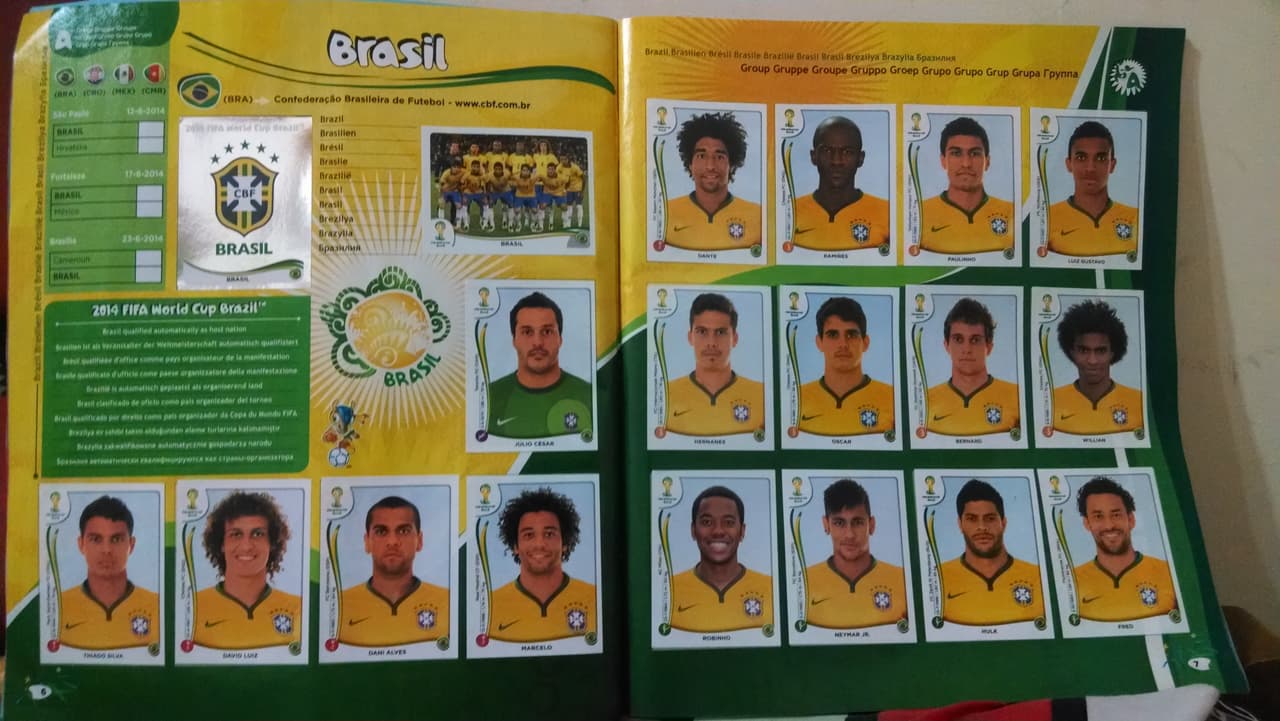Finalmente, la publicación más reciente fue para Brasil 2014 y Alemania se coronó. Aquí vemos las estampas del equipo anfitrión, Brasil.