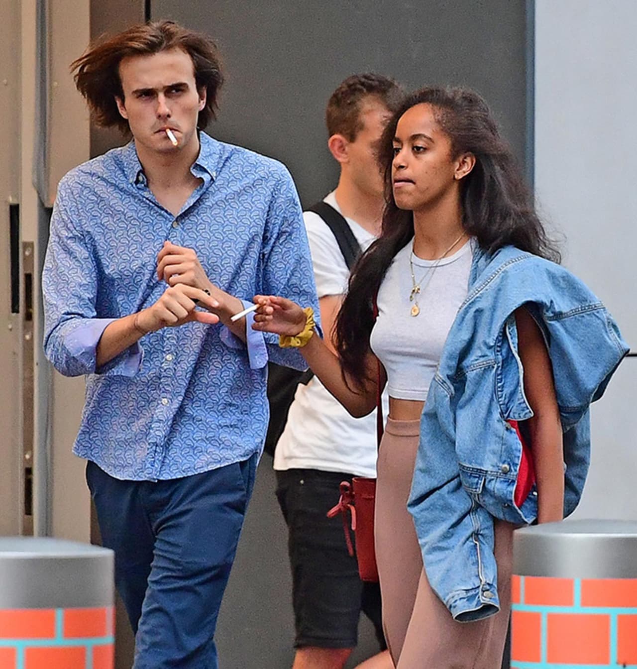Malia Obama sigue derrochando amor por las calles de Londres con su novio.
