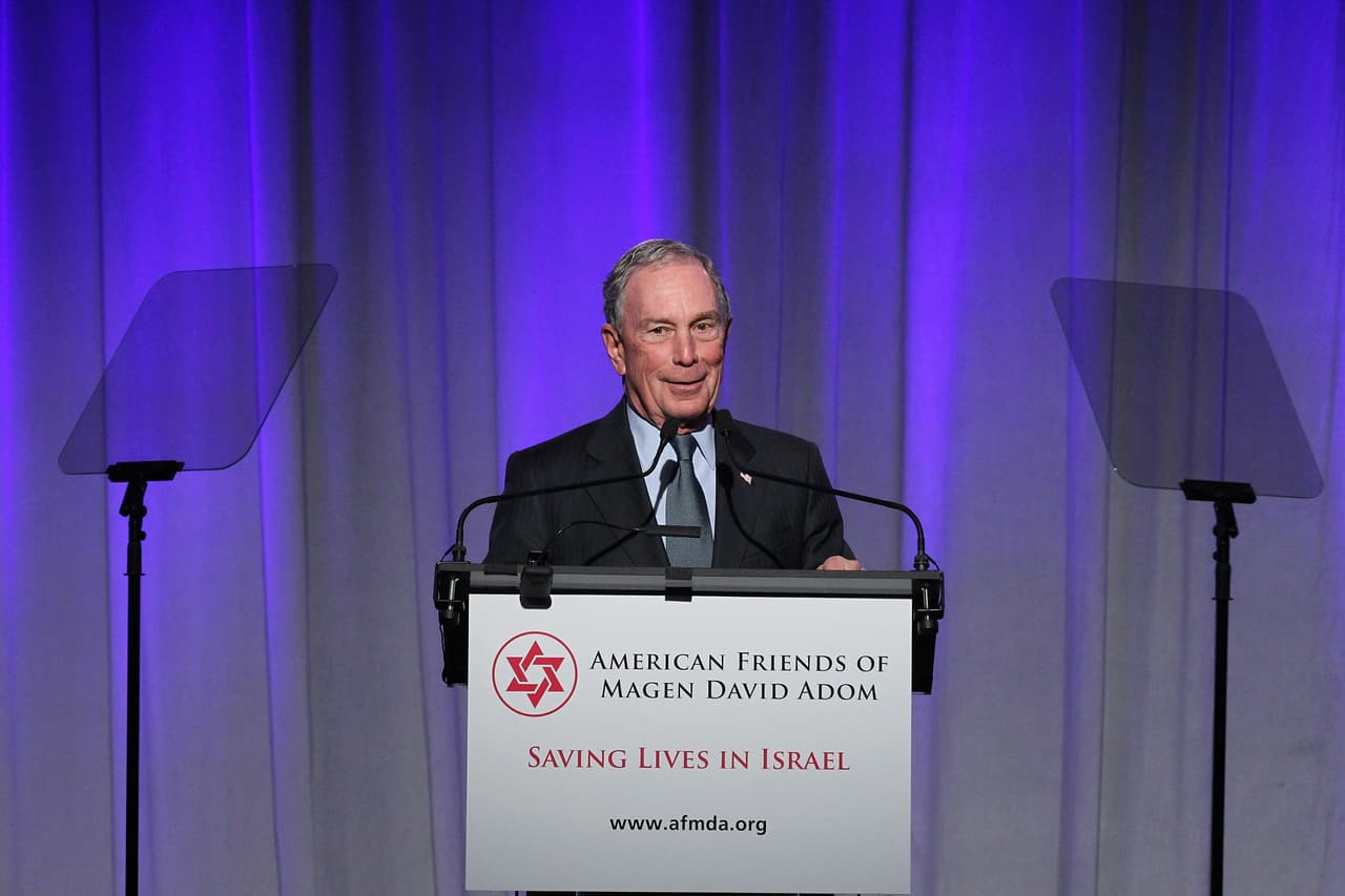 #8: Michael Bloomberg, dueño de Bloomberg LP. Fortuna estimada: US$40,000 millones. Manon Aubry, portavoz de Oxfam, consideró que "es indecente que tanta riqueza esté concentrada en manos de una minoría tan ínfima, cuando se sabe que una de cada diez personas en el mundo vive con menos de 2 dólares por día".