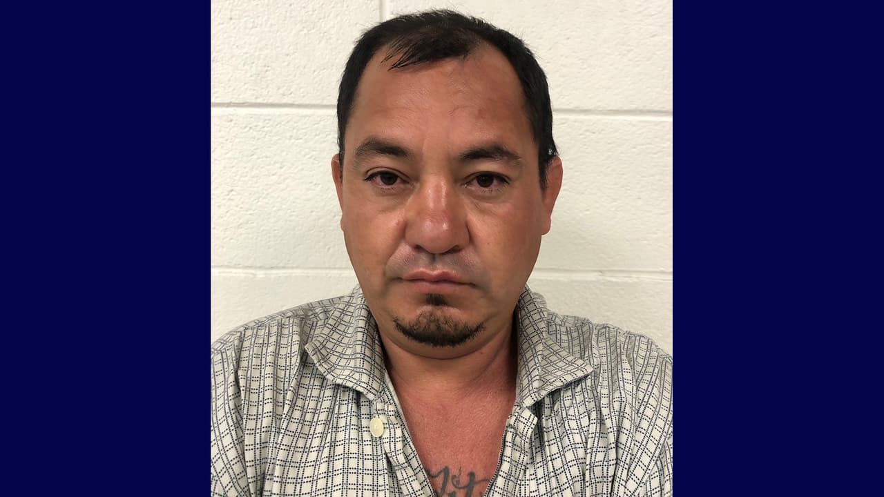 Homicidio voluntario, fue el cargo por el que condenaron a 11 años de prisión a José Reynaldo Argueta Ventura, un salvadoreño de 41 años. El inmigrante regresó a EEUU y fue detenido cerca de Yuma, Arizona, el jueves por la noche. Argueta enfrenta una pena adicional de prisión por el reingreso de un indocumentado que había sido deportado.